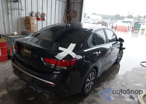 2022 Kia Rio S z USA, uszkodzony, nr VIN 3KPA24AD7NE432607